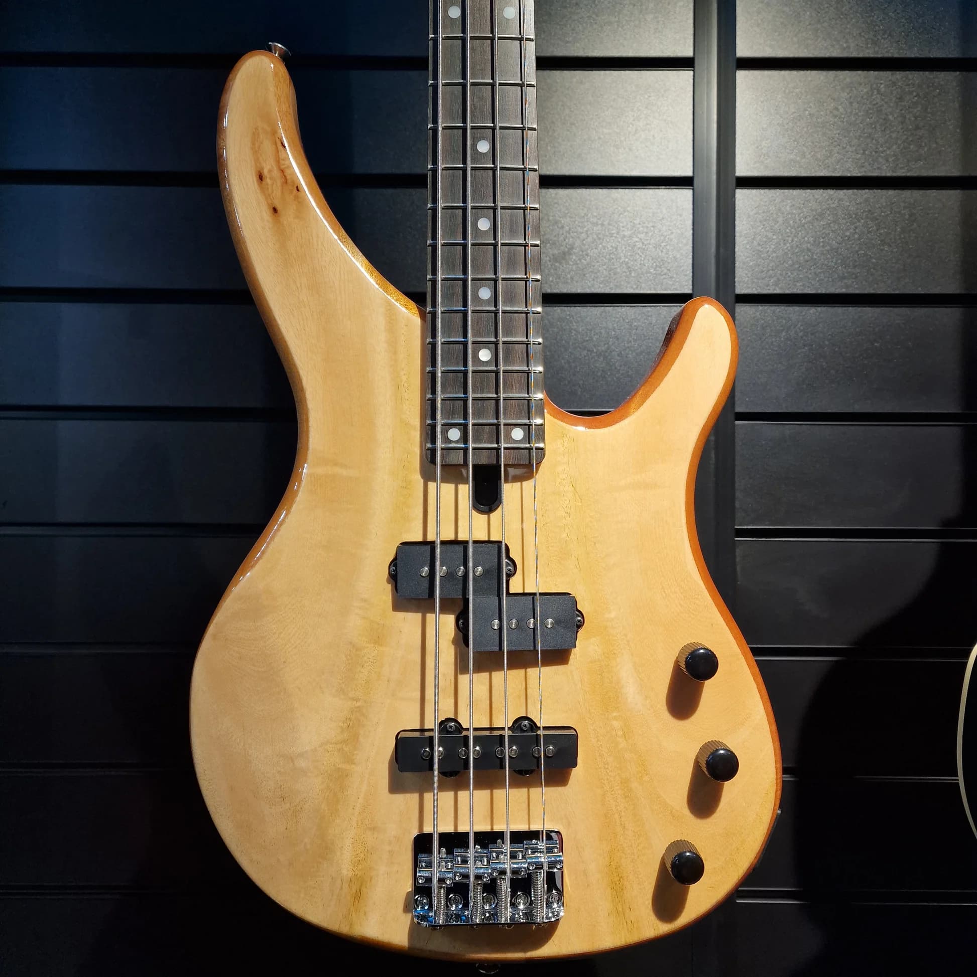Yamaha TRBX174 — foto 5 | BrasilInstruments